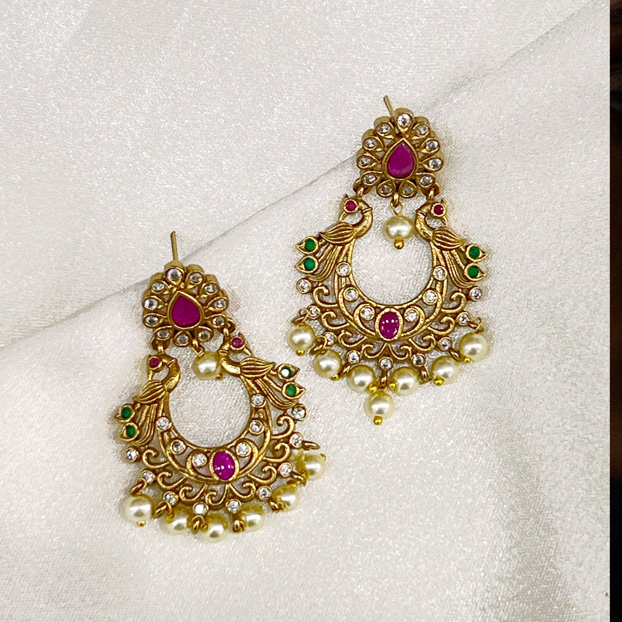 Imitation Earrings Emerald Stones Simple Model